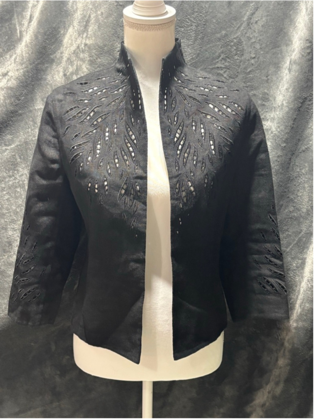 Vintage Carlisle 98% Linen Luxurious Black Embroidered Open Front Jacket SZ 2